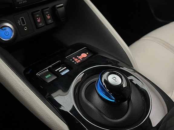 Nissan Leaf 23 of 30