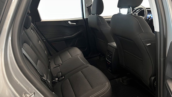Ford Kuga 5 of 9