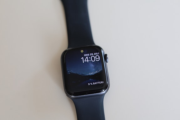 Apple Apple Watch SE 44 mm (GPS) – Fint skick