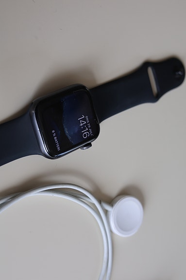 Apple Watch SE 44 mm (GPS) – Fint skick image 4