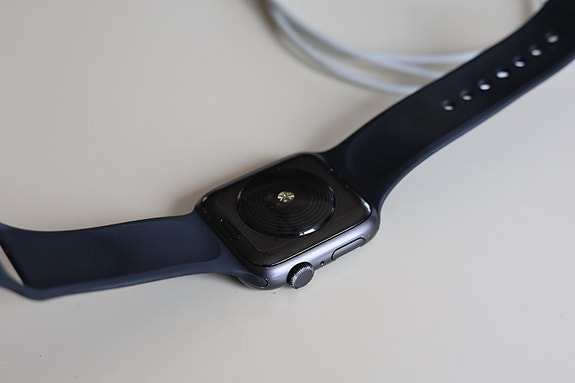 Apple Watch SE 44 mm (GPS) – Fint skick image 6