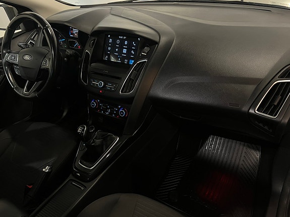 Ford Focus 12 of 23