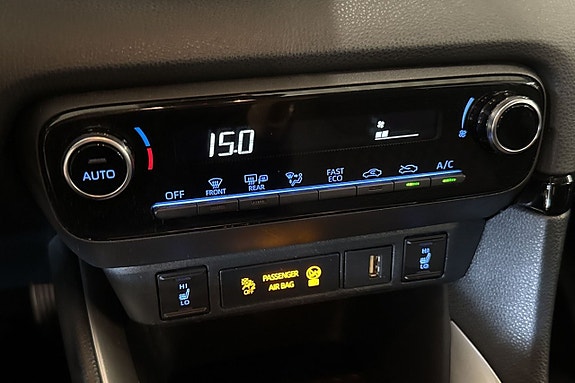 Toyota Yaris 18 of 21