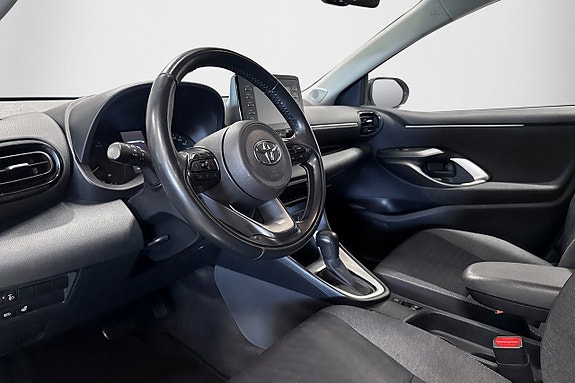 Toyota Yaris 8 of 21