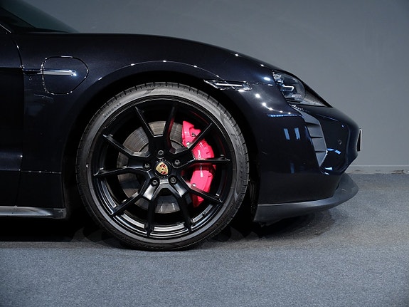 Porsche Taycan GTS 3 of 16