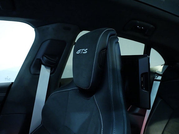 Porsche Taycan GTS 15 of 16