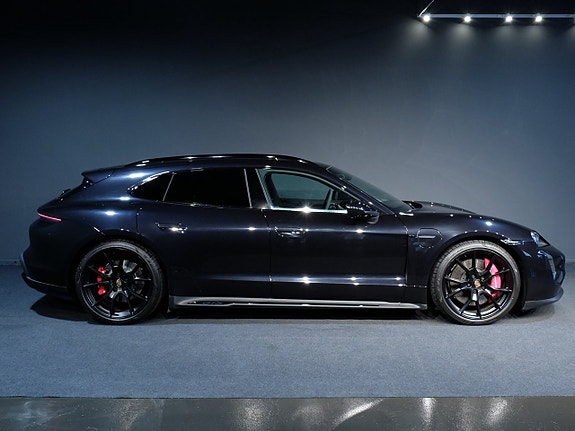 Porsche Taycan GTS 2 of 16