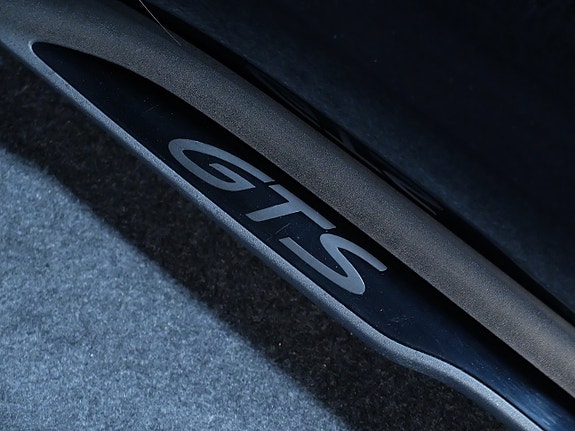 Porsche Taycan GTS 4 of 16