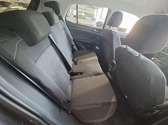 Volkswagen T-Cross 9 of 14