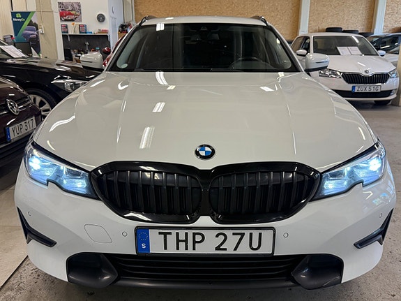 BMW 320d 2 of 25