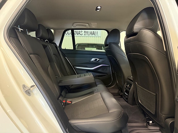 BMW 320d 23 of 25