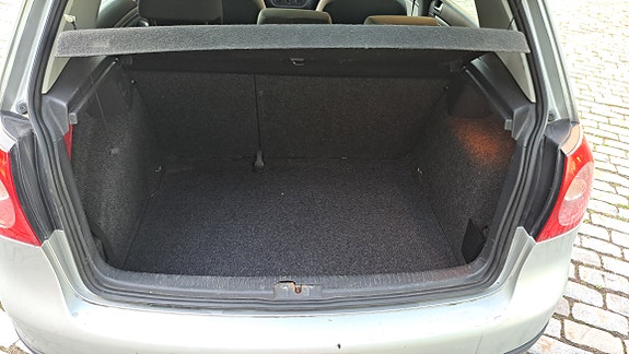 Volkswagen Golf V 5 of 11