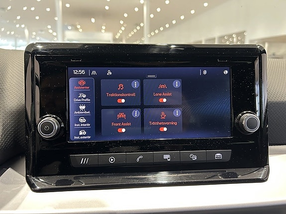 Seat Arona 17 of 21
