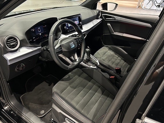 Seat Arona 14 of 21
