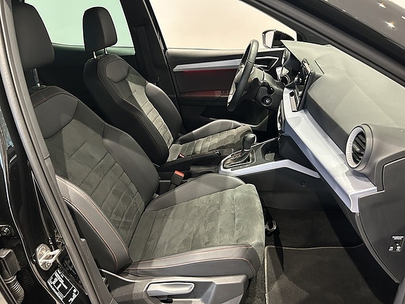 Seat Arona 15 of 21