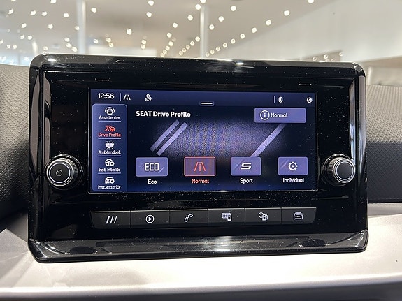 Seat Arona 18 of 21