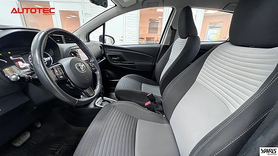 Toyota Yaris 14 of 18