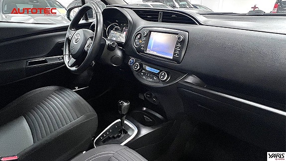 Toyota Yaris 16 of 18