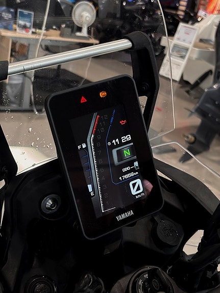 Yamaha Tenere 700 World Raid grövre hasplåt, handtagsvärme, nya däck 5 of 5