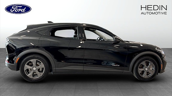 Ford Mustang Mach-E 6 of 9