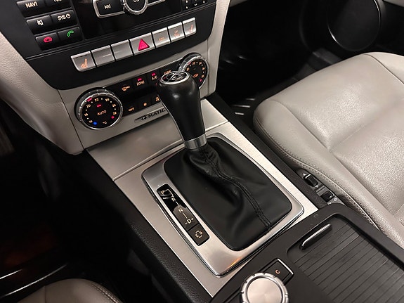 Mercedes-Benz C250 25 of 30