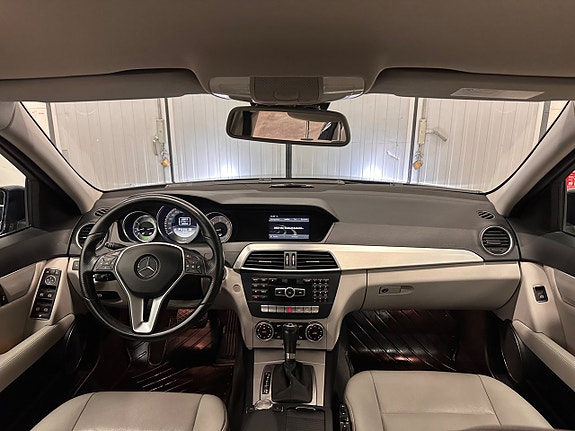 Mercedes-Benz C250 12 of 30