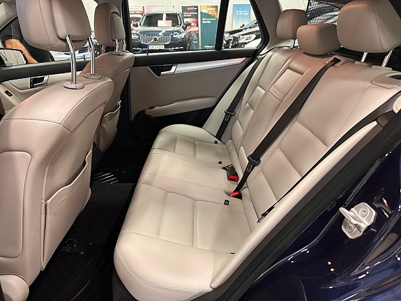 Mercedes-Benz C250 29 of 30