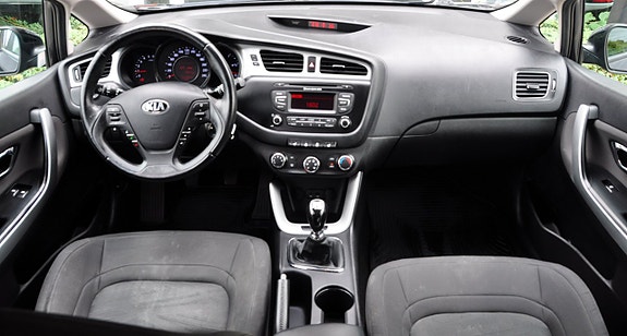 Kia Ceed 8 of 13