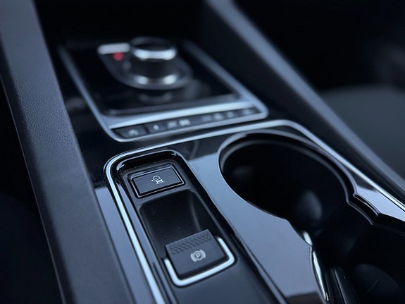 Jaguar F-PACE 23 of 28