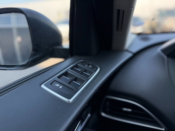 Jaguar F-PACE 20 of 28