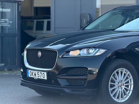 Jaguar F-PACE 2 of 28