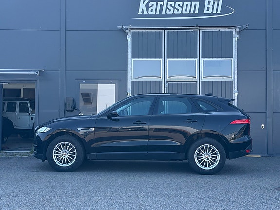 Jaguar F-PACE 3 of 28