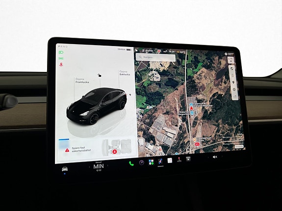 Tesla Model Y 18 of 30