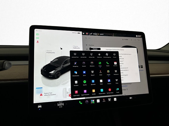 Tesla Model Y 24 of 30