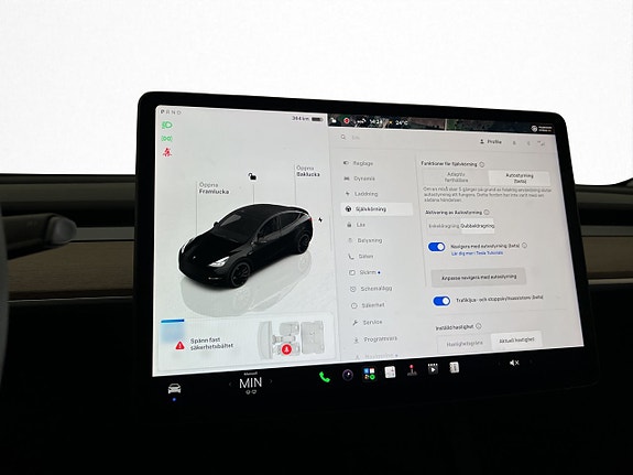 Tesla Model Y 25 of 30