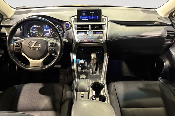 Lexus NX300h 11 of 17