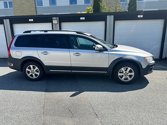 Volvo XC70 3 of 7