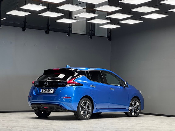 Nissan Leaf 3 of 21