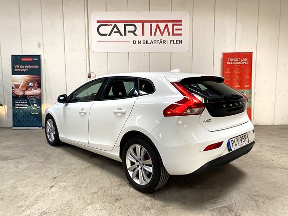 Volvo V40 8 of 14
