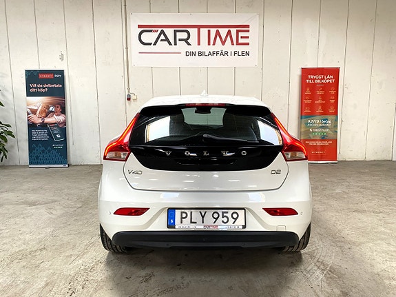 Volvo V40 6 of 14