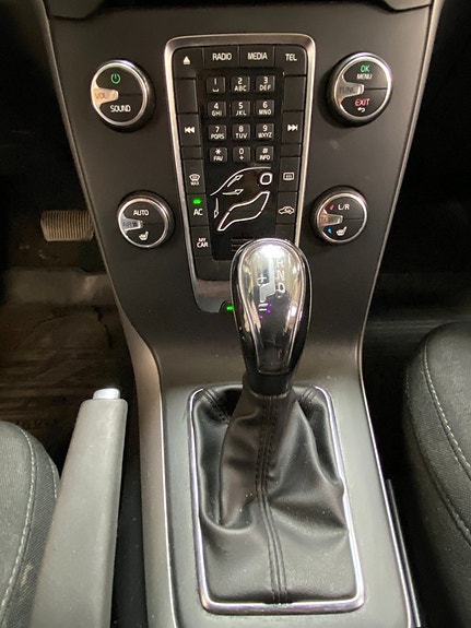 Volvo V40 13 of 14