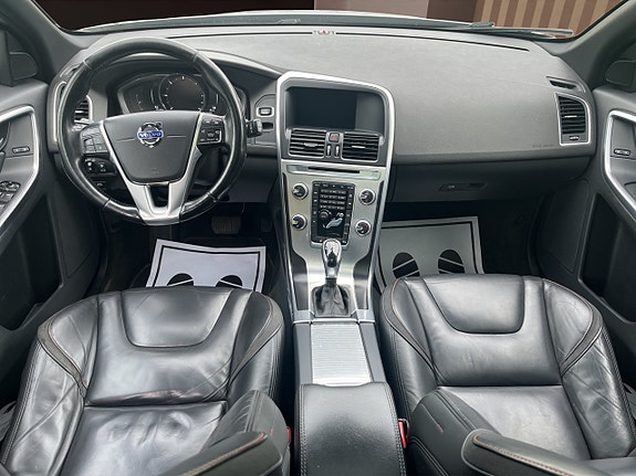 Volvo XC60 14 of 26