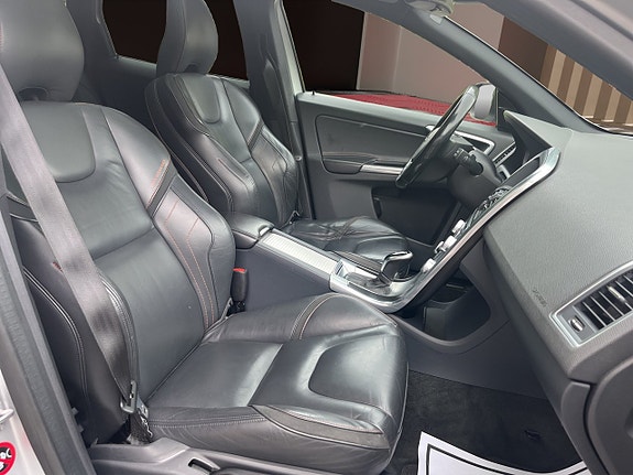 Volvo XC60 10 of 26
