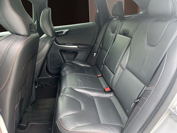 Volvo XC60 12 of 26