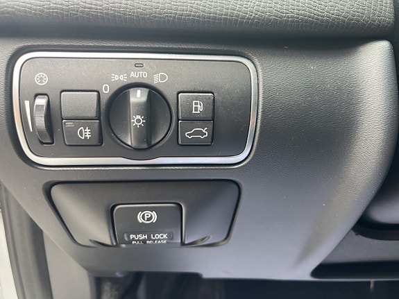 Volvo XC60 13 of 26