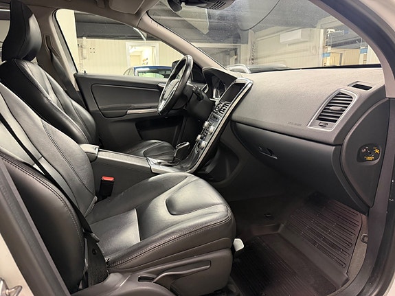 Volvo XC60 7 of 25