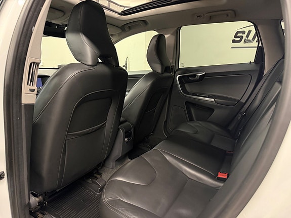 Volvo XC60 10 of 25