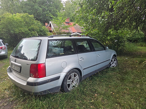 Volkswagen Passat 4 of 4