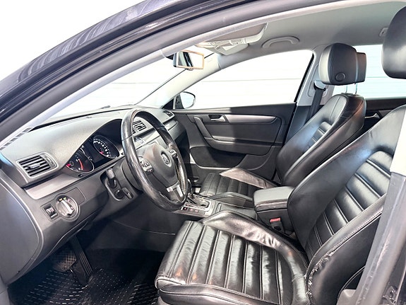 Volkswagen Passat 10 of 15