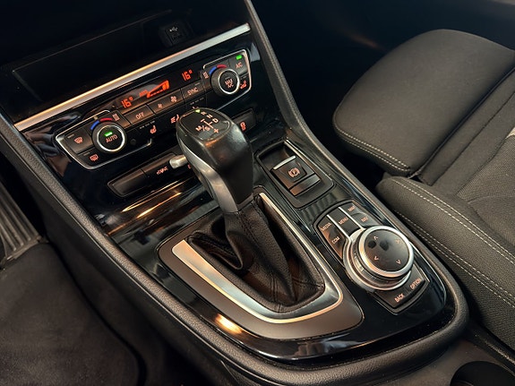 BMW 225xe 20 of 25